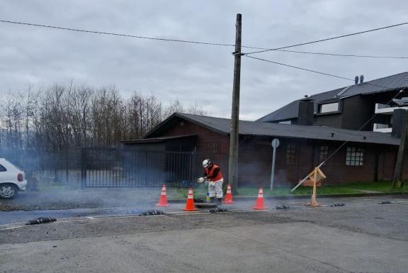 Realizamos pruebas de humo en Loncoche para detectar conexiones irregulares al alcantarillado